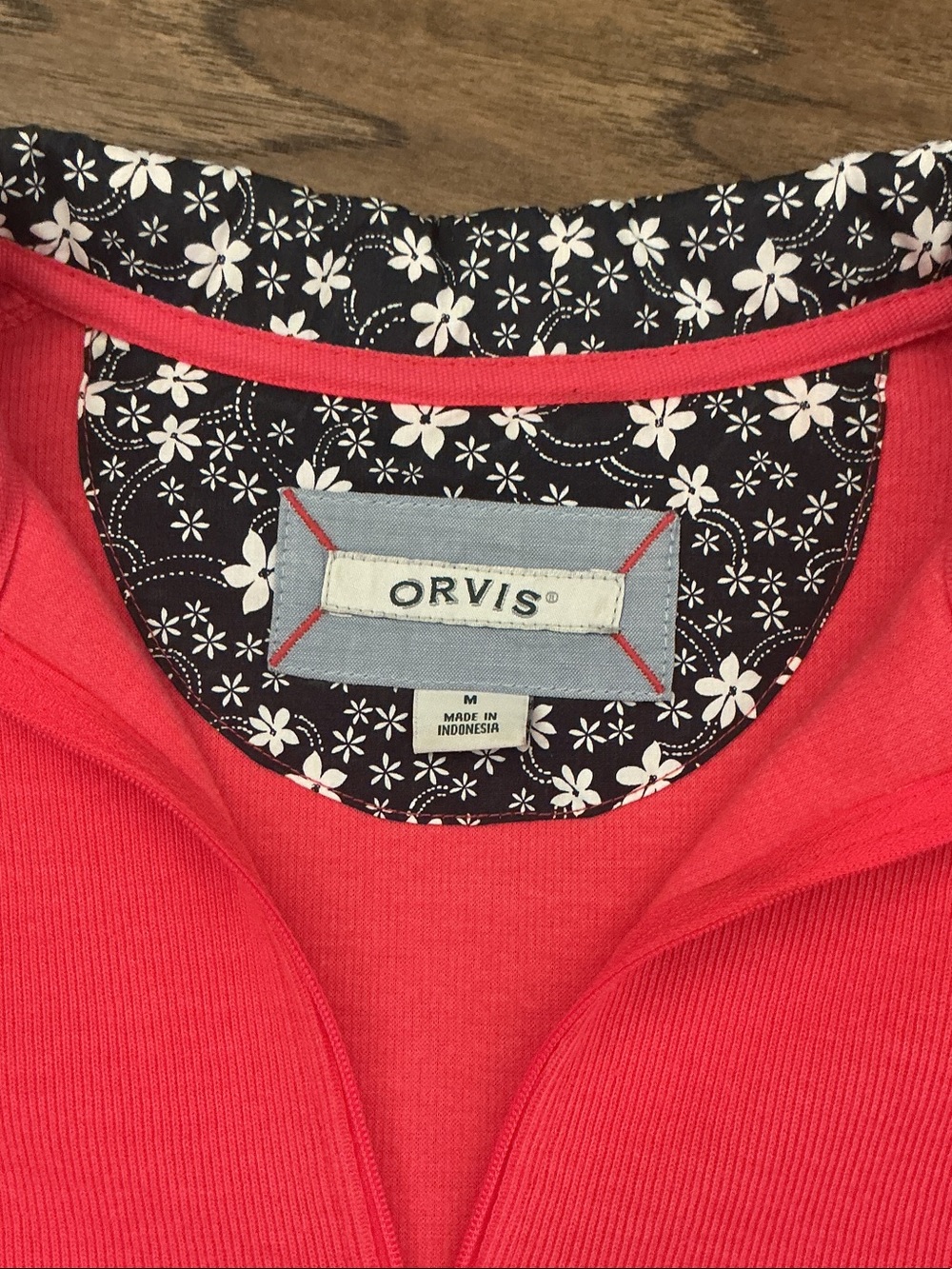 Orvis Women’s Ribbed Coral 1/4 Pullover Sweater M Navy Floral Cuff Accents - Picture 3 of 8